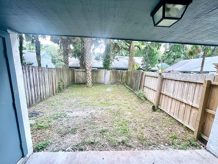 1254 Wonderwood Dr — Photo 12