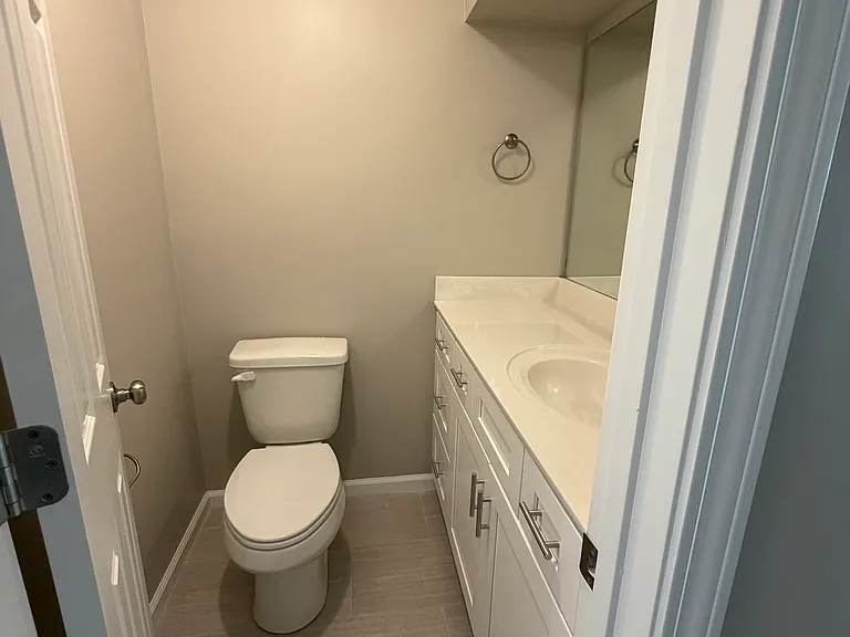 2137 Lynngate Dr #C — Photo 6