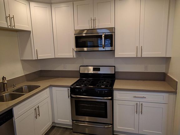 3rd image of 4417 Allott Ave #1