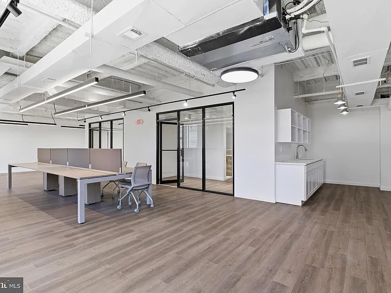 915 N Broad St #601 — Photo 47