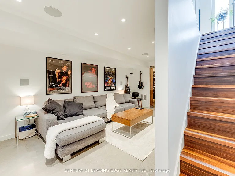 81 Dagmar Ave — Photo 47