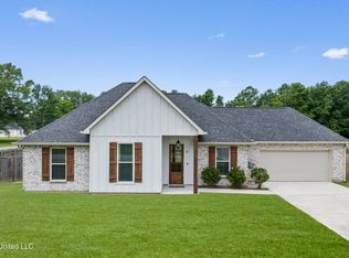 5 Apache Dr, Picayune, MS 39466