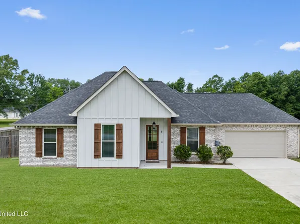 5 Apache Dr, Picayune, MS 39466