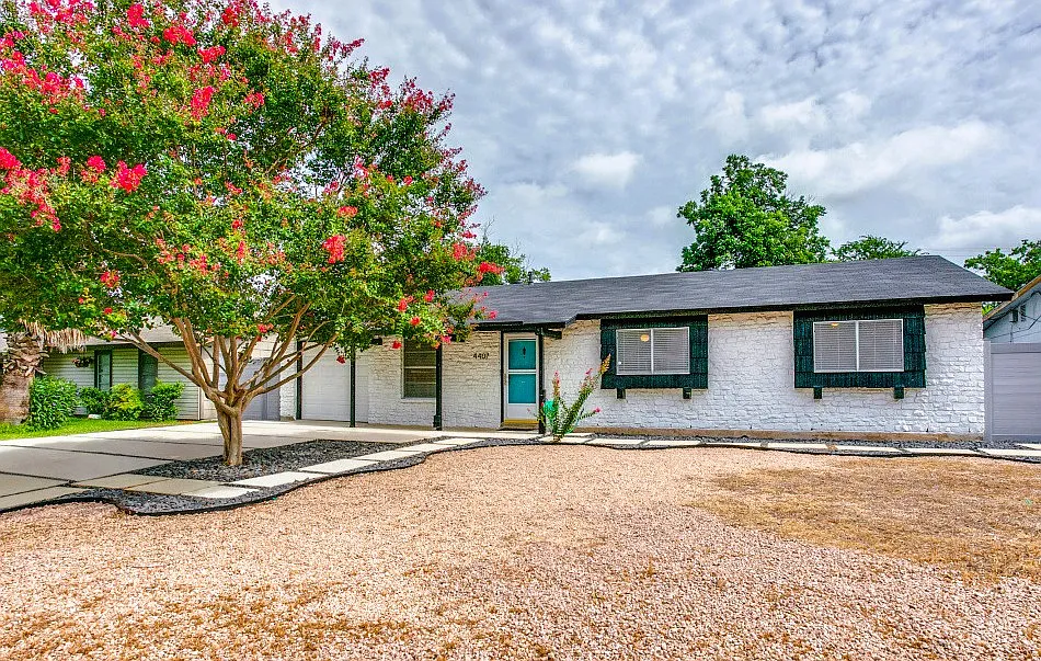 4407 Sun Vista Ln
