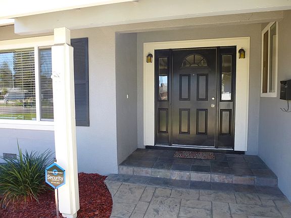 3rd image of 2412 Glenfaire Dr