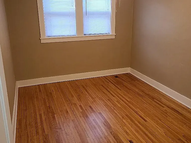 Historic Greystone Apartments — Photo 4