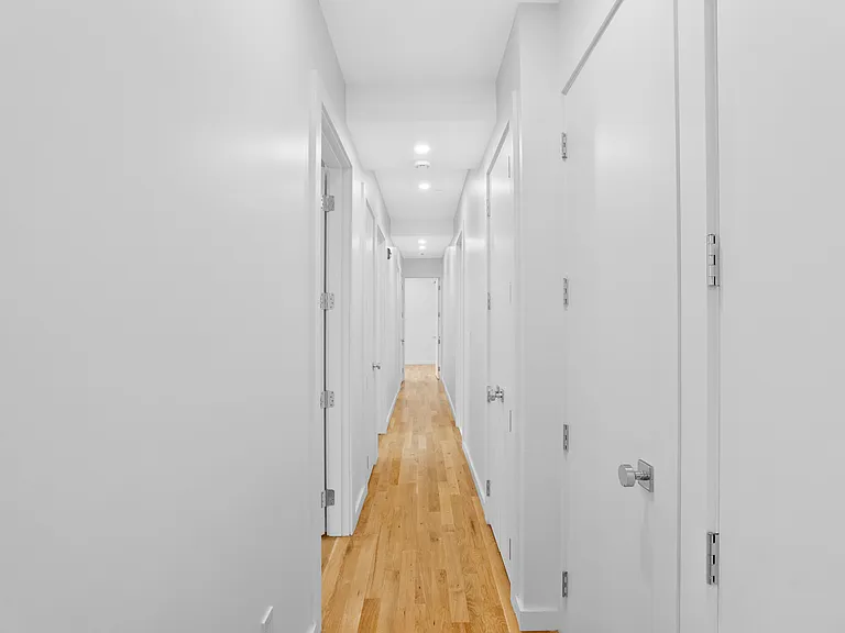 590 Orange St #4 — Photo 5