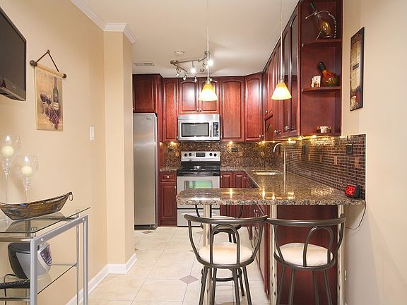 3rd image of 1243 E Baldwin Ln Unit 402