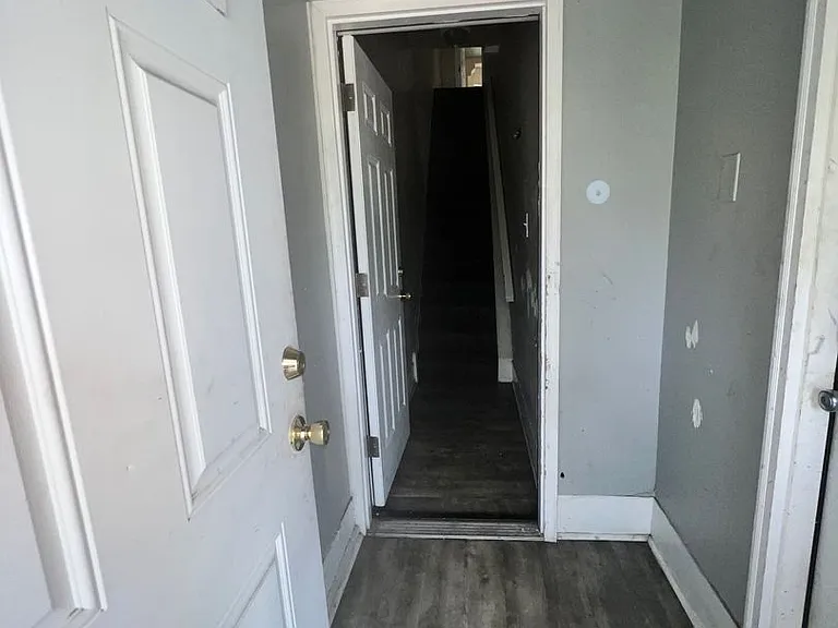3329 Ridge Avenue — Photo 5