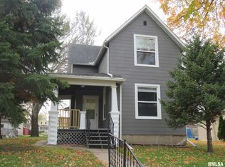 819 10th Ave S, Clinton, IA 52732