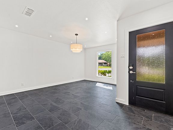 4th image of 413 GLADIOLA LN