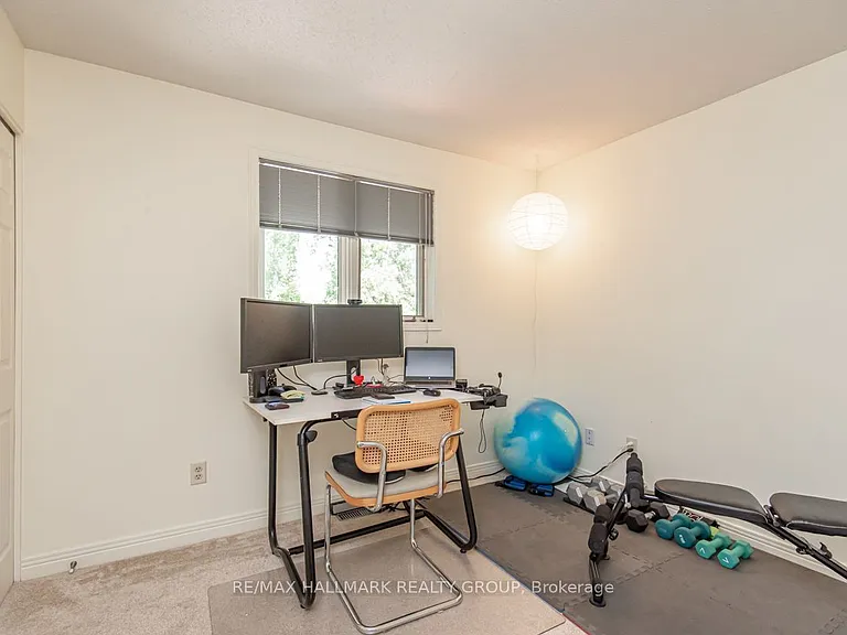 18 Hesse Cres — Photo 20