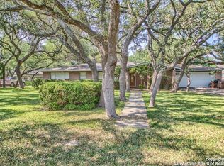 122 Donella Dr, Hollywood Park, TX 78232