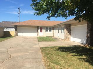 3045 W Roxbury St, Springfield, MO 65807