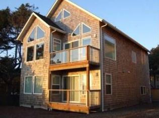 865 SW 8th St, Lincoln City, OR
