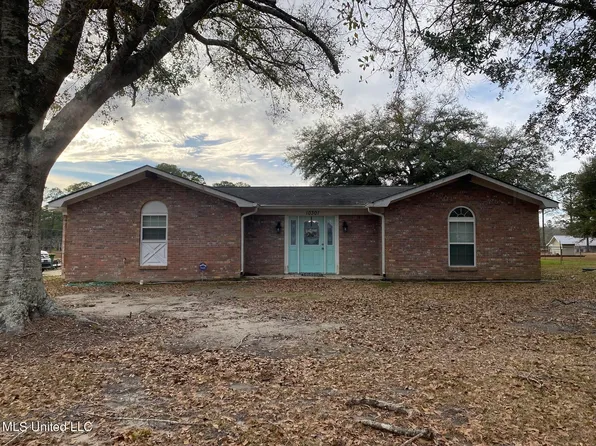 10301 Kevin Dr, Moss Point, MS 39562