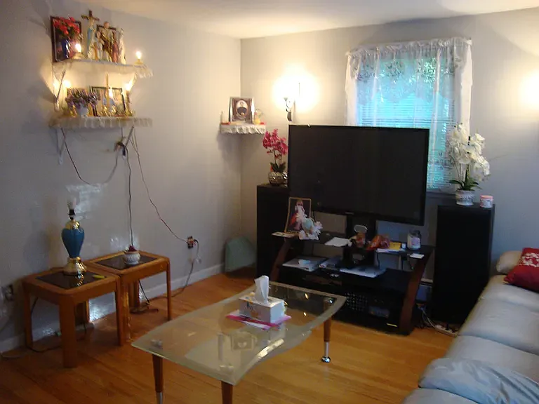 104 Bolton St — Photo 9