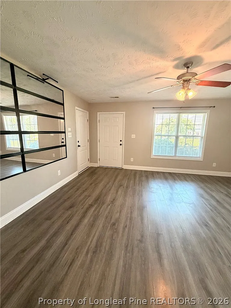 4 bed, 2.5 bath, 1982 sqft, $2,250 — Photo 4