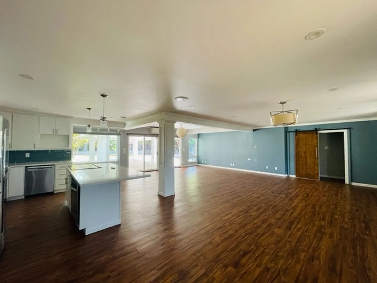 Building Photo - 5596 Kalanianaole Hwy