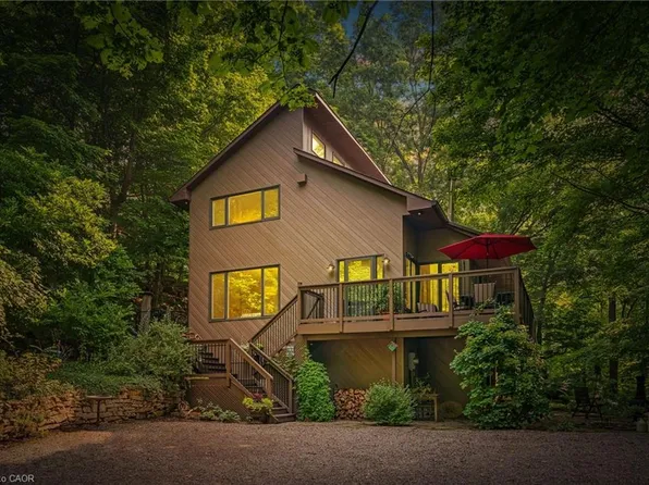 141 Valley Rd, Hamilton, ON L9H 5E2