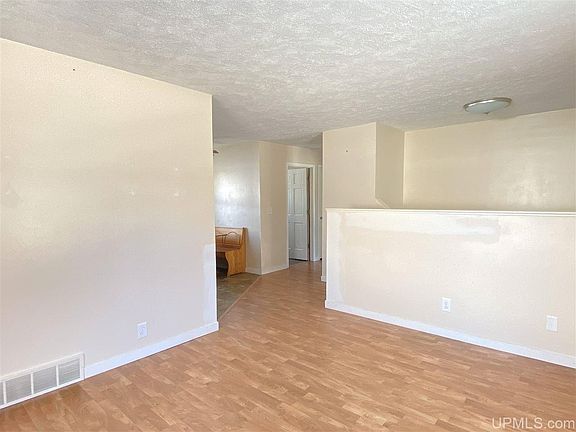 4th image of 1330 Ontario Ave