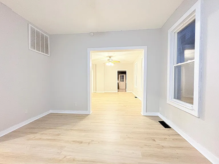 308 Bronson Ave — Photo 6