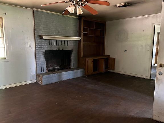 4th image of 826 N Winnsboro St
