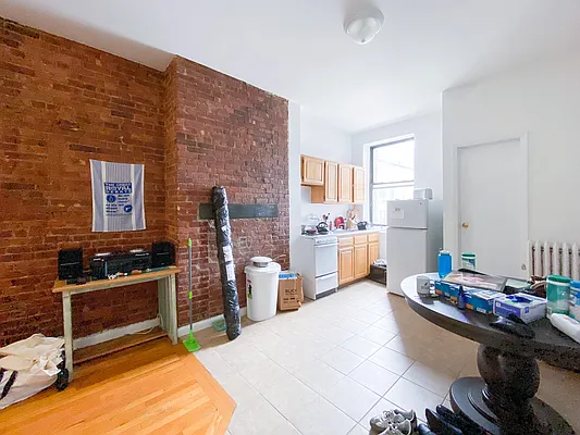Rented by City Connections Realty | media 26
