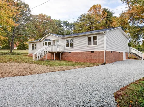 7430 Pine Meadow Ct, Kernersville, NC 27284