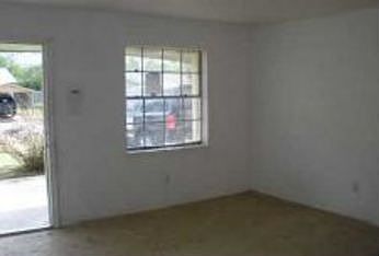 5th image of 15128 Oakwood Ln