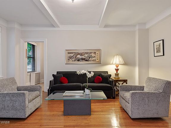 2nd image of 215 W 75th St APT 2C
