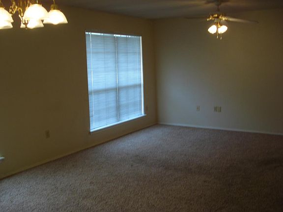 2nd image of 9 S Joplin Loop APT D