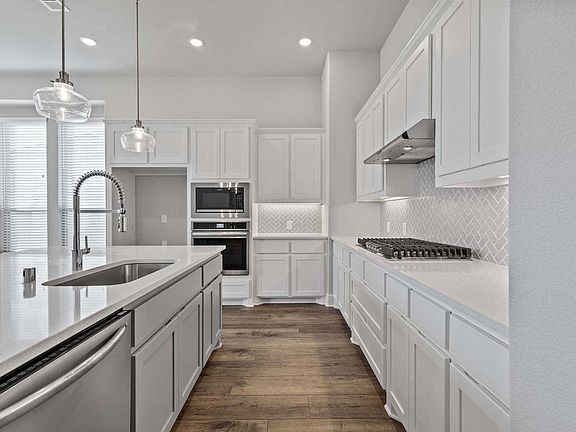 3rd image of 2305 Plover Ln