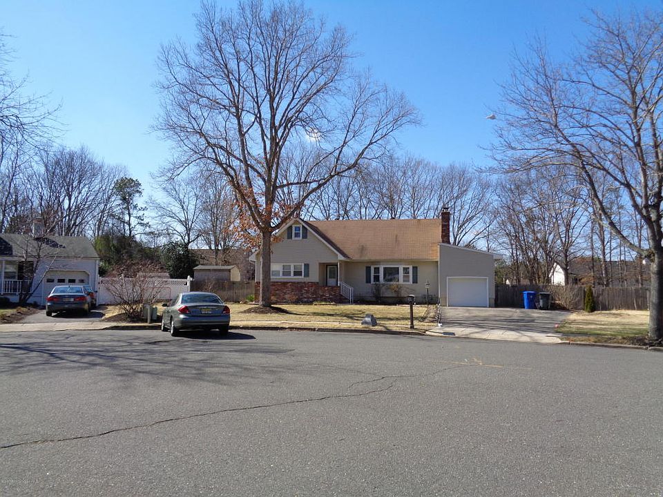 1st image of 30 Bristol Ct