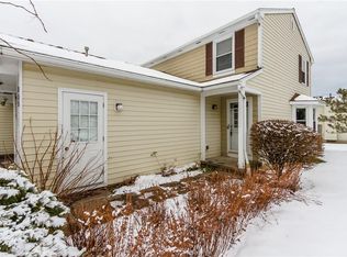 160 Fawn Ln, Webster, NY 14580