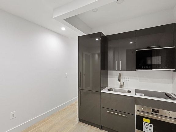 2nd image of 105 Macdougal St APT 35