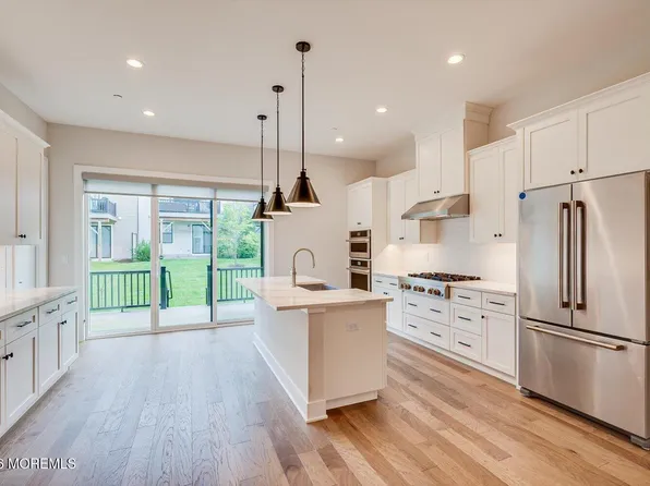 16 Valiant Court, Middletown, NJ 07748