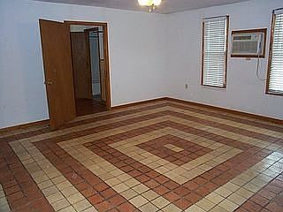 2nd image of 1004 E 17th St