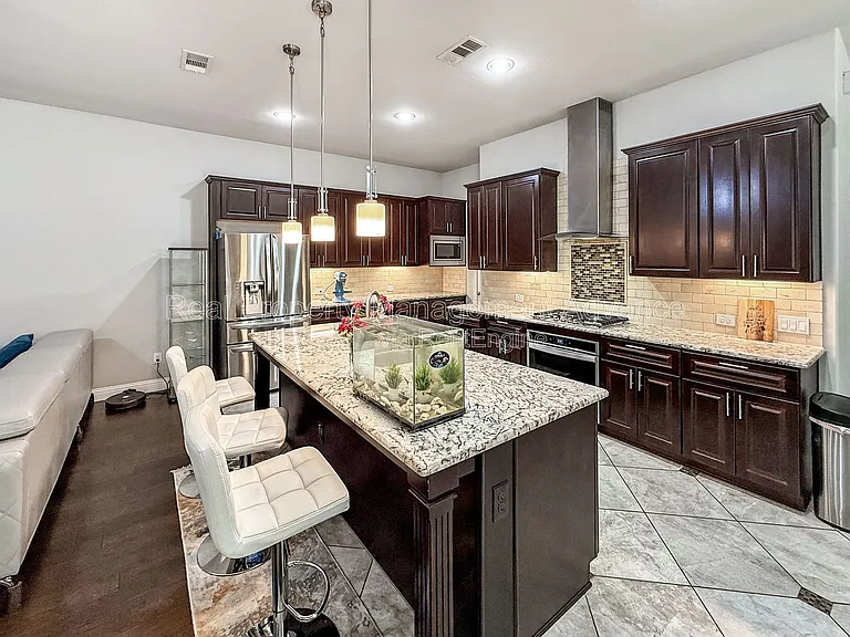 9209 Guadalupe St — Photo 10
