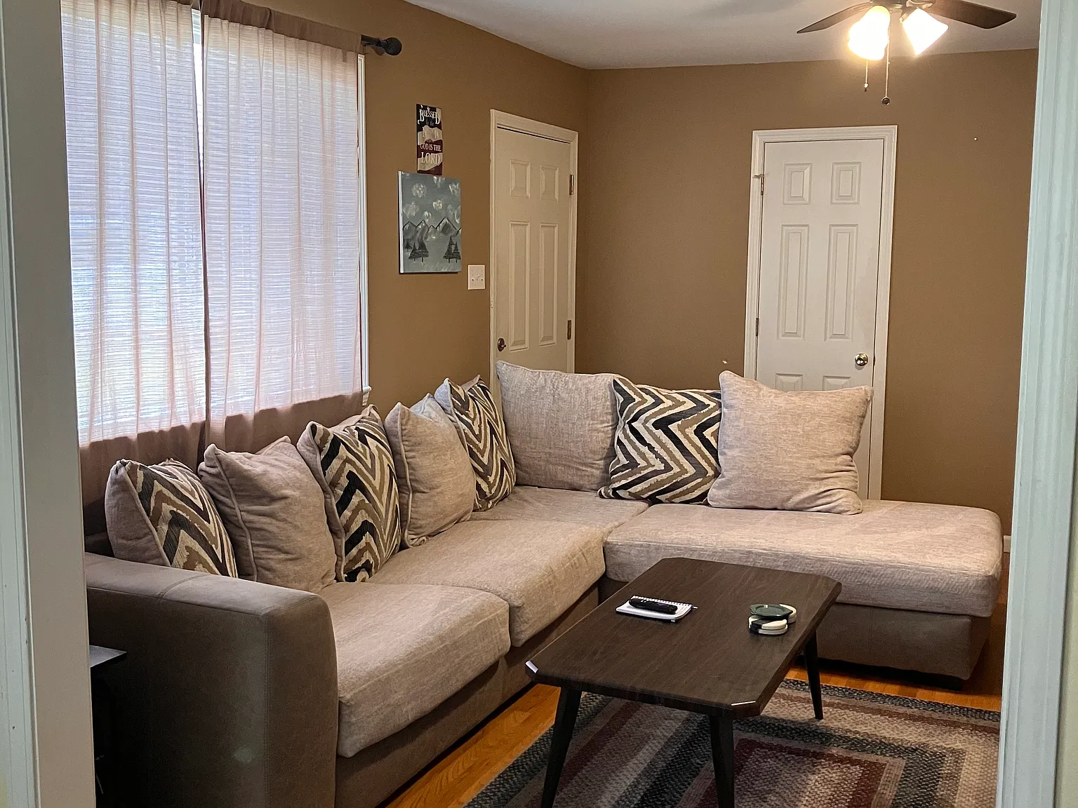 3 bed, 1231 sqft, $1,800 — Photo 2