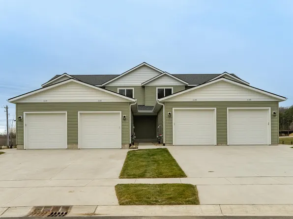 1121 Century Village Ln NE, Rochester, MN 55906