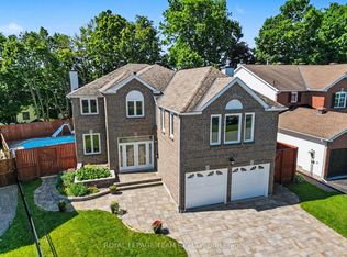 25 Beamish Cres, Ottawa, ON K2K 2R6