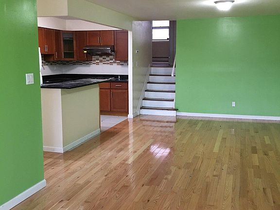 2nd image of 42 Bay 31 St