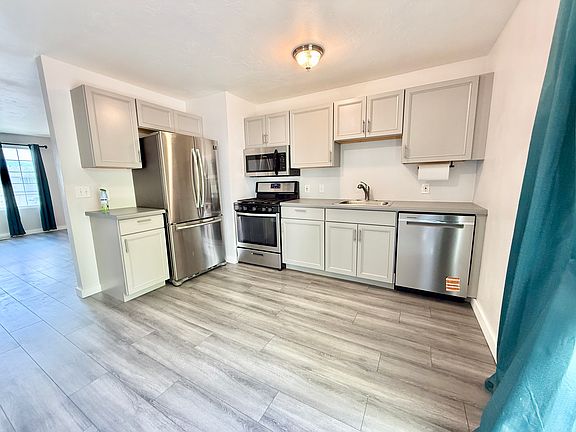 5th image of 9050 S Kenyon Cir