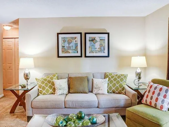 Highland Oaks Apartments