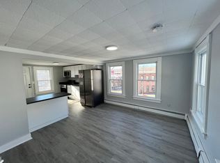 4 Starr Pl #B, East Hampton, CT 06424