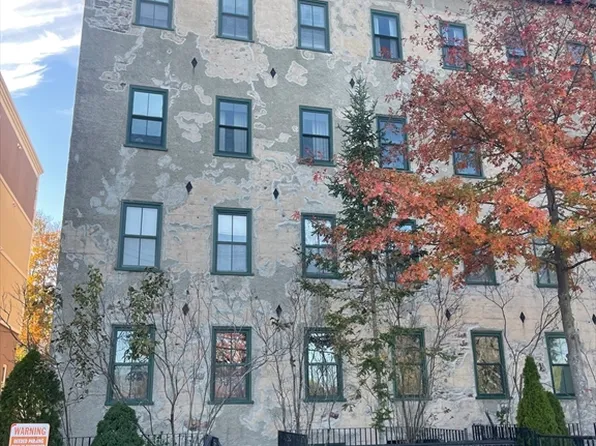 426 Mount Hope St Unit 406, North Attleboro, MA 02760