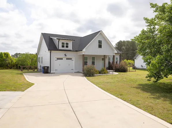 507 S Lincoln St, Coats, NC 27521