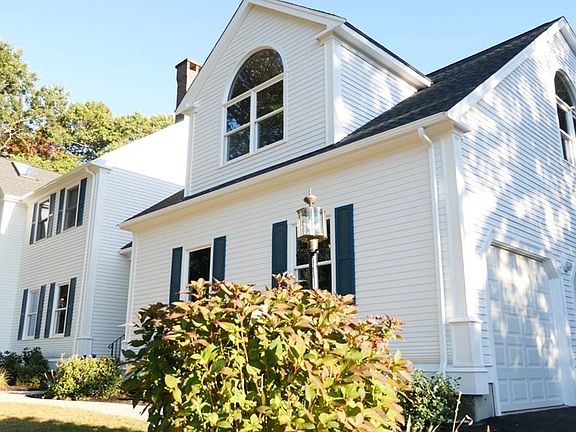 2nd image of 20 Wenlock Cir
