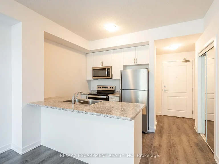 470 Dundas St E #225 — Photo 11